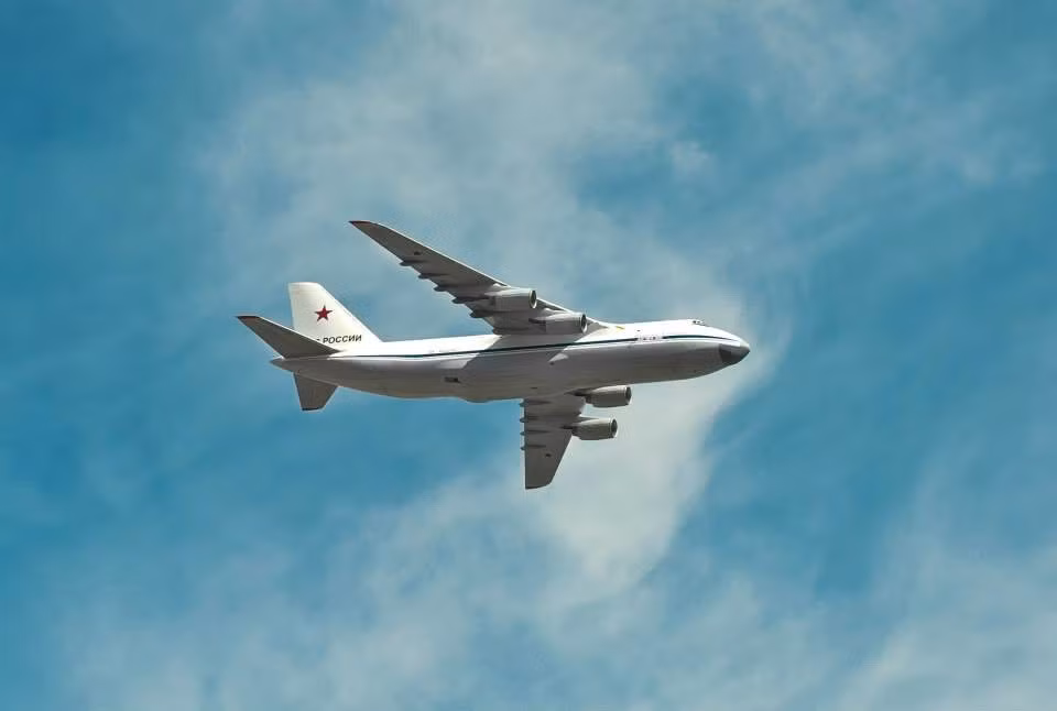 Máy bay vận tải Antonov An-124 Ruslan.