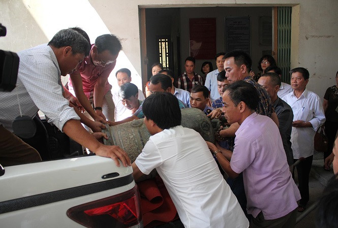 Ly ky chuyen chuong co vo gia luu lac va nan trom co vat