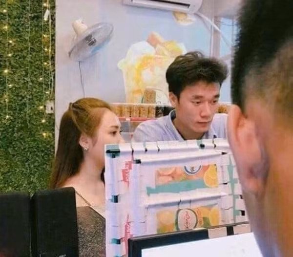 Chua kip cong khai, Bui Tien Dung va ban gai xinh dep da chia tay?