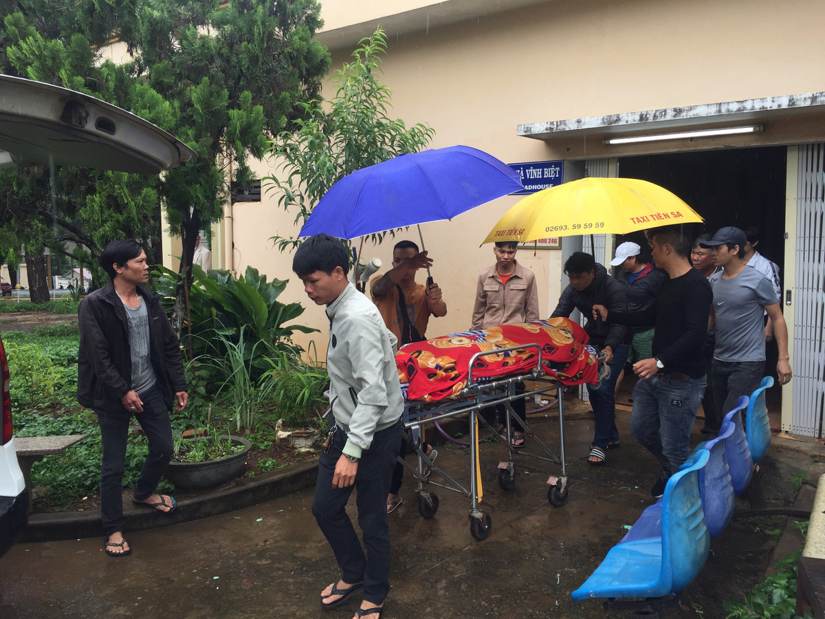 No sung trong dem o Gia Lai, 3 nguoi thuong vong