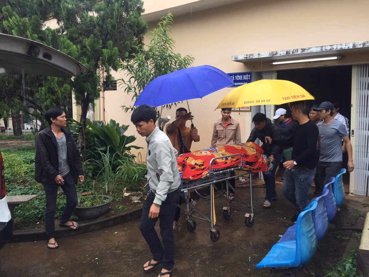 No sung trong dem o Gia Lai, 3 nguoi thuong vong