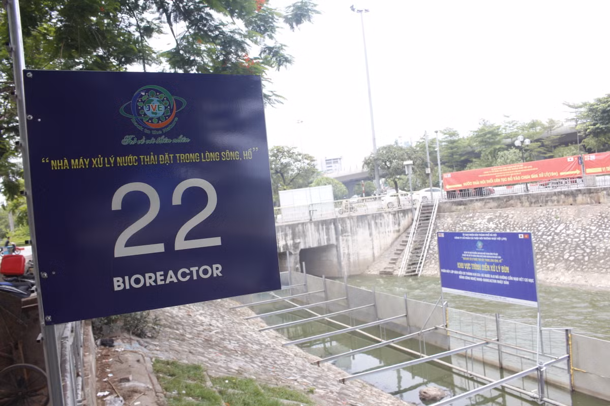 Hà Nội đang nỗ lực để giải quyết vấn đề ô nhiễm sông Tô Lịch.