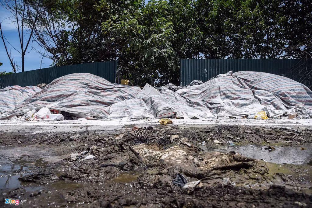 Nui rac un u boc mui nong nac tren duong pho Ha Noi-Hinh-6