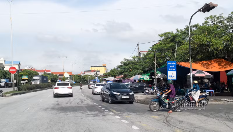 Ô tô đi ngược chiều