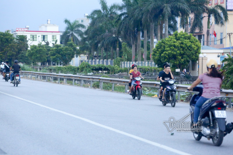 Các vụ tai nạn gần đây có nguyên nhân: Biển báo không đủ, mặt đường xuống cấp, ý thức người dân và cũng không thể bỏ qua trách nhiệm của người lái xe...