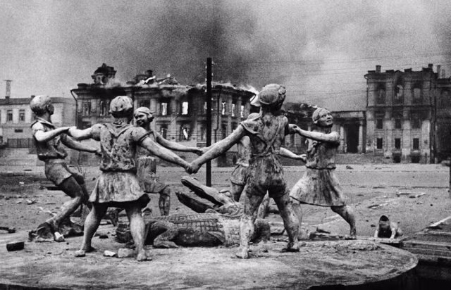 Rất nhiều công trình nghệ thuật đã bị tàn phá ở Stalingrad. Nguồn ảnh: WHO