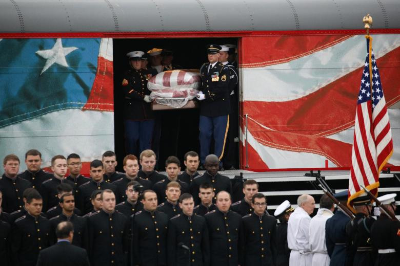 Được biết, lễ an táng cố Tổng thống Mỹ George H.W. Bush sẽ diễn ra vào ngày 7/12 với sự tham dự của các thành viên trong gia đình ông Bush cùng một số vị khách.