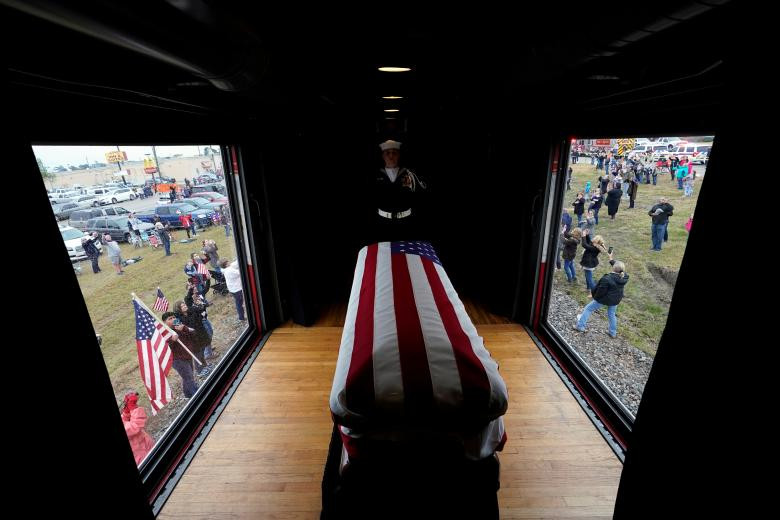 Linh cữu vị Tổng thống Mỹ thứ 41 được đặt tại toa thứ 6 của đoàn tàu 4141.