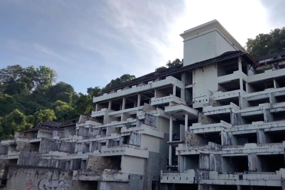 Theo The Sun, du khách Colin Hodson, 34 tuổi, đến từ Portsmouth, Hants (Anh), đã ghi lại những hình ảnh bên trong khu nghỉ dưỡng bỏ hoang King View ở Thái Lan. (Nguồn ảnh: The Sun).