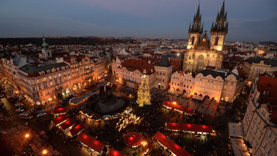 Thủ đô Prague của Séc có hai chợ Giáng sinh chính, một ở Quảng trường Old Town (ảnh) và một ở Quảng trường Wenceslas.