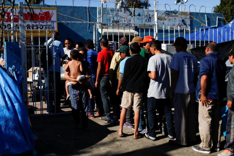 Hon loan tai bien gioi, Bien phong My bat giu 32 nguoi bieu tinh-Hinh-11