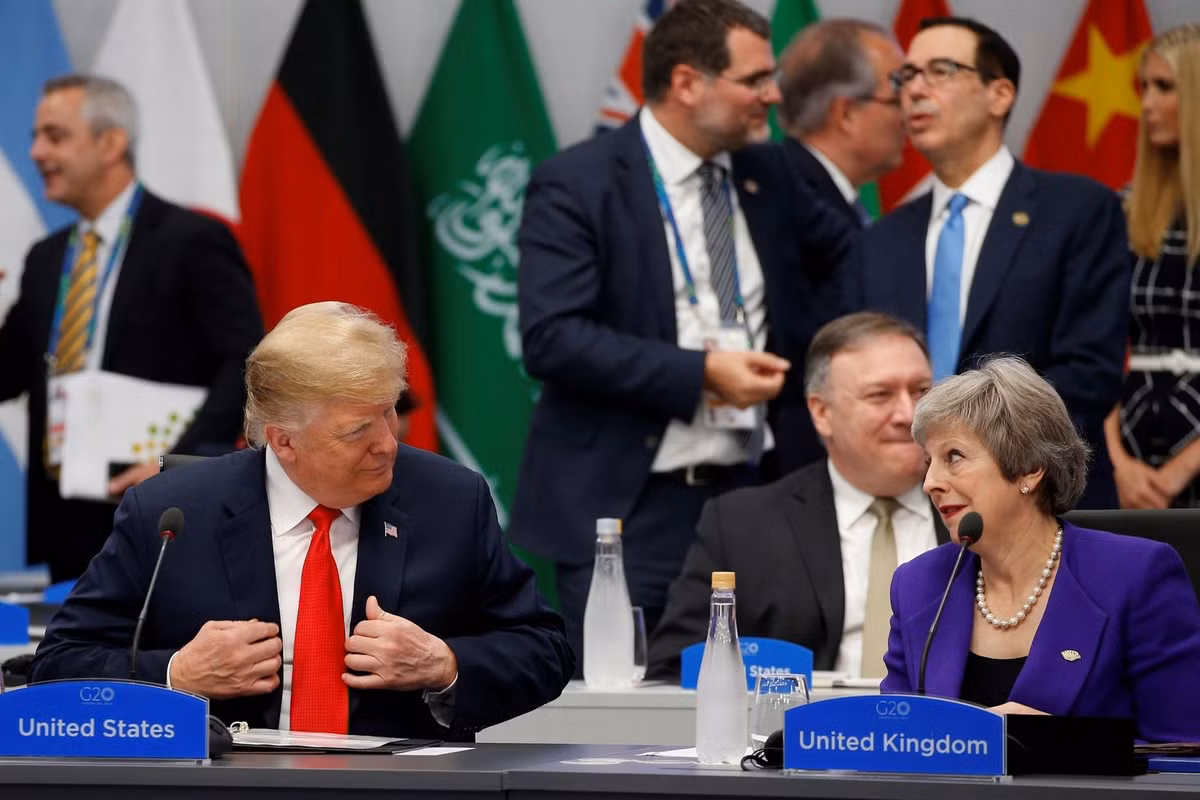 Tổng thống Trump gặp Thủ tướng Anh lần đầu tiên kể từ khi ông chỉ trích thỏa thuận Brexit của bà May.