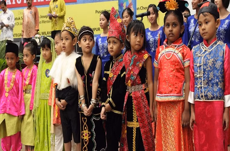 Theo Business Insider, Malaysia là một trong những quốc gia đa dạng nhất ở Châu Á. Được biết, Hồi giáo là tôn giáo chính ở đất nước này, với khoảng 61% dân số theo đạo Hồi. Ảnh: BI.