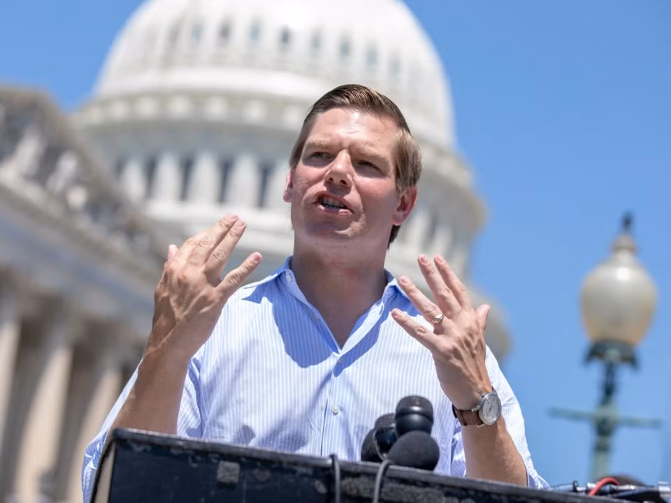 Hạ nghị sĩ Eric Swalwell cũng có những dấu hiệu cho thấy ông sẽ tham gia tranh cử vị trí Tổng thống Mỹ năm 2020. Trong những tháng gần đây, nghị sĩ này đã tới các bang Iowa, New Hampshire và South Carolina. Ảnh: BI.