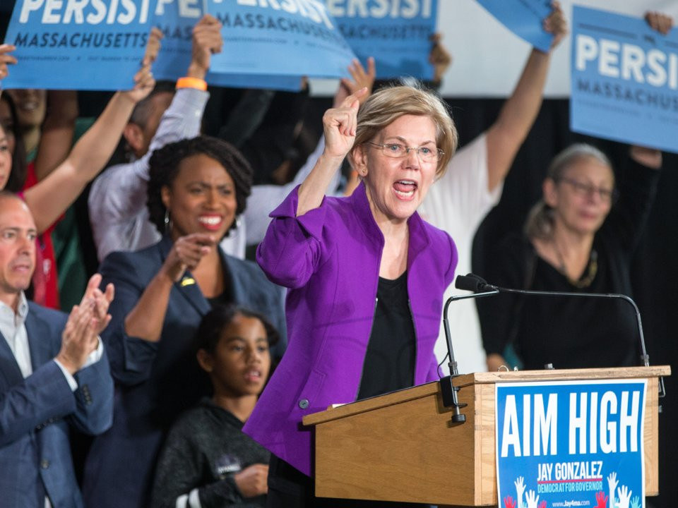 Thượng nghị sĩ Elizabeth Warren từng nói rằng bà sẽ xem xét lại quyết định (chạy đua vào Nhà Trắng năm 2020) sau khi cuộc bầu cử giữa nhiệm kỳ Mỹ 2018 kết thúc. Ảnh: BI.