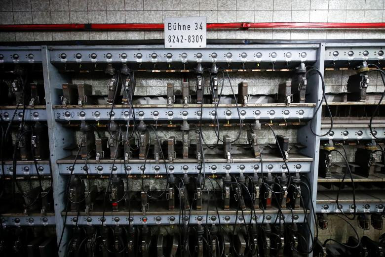 Những chiếc đèn chuyên dụng của các thợ mỏ.