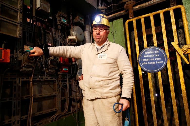Thợ mỏ Mehmet Kalyoncu bấm nút chính thức đóng cửa mỏ than đá cuối cùng ở nước Đức hôm 21/12.