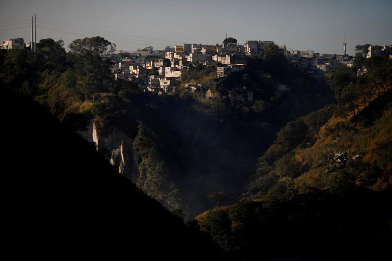 Nhoi long canh muu sinh trong bai rac lon nhat Guatemala-Hinh-11