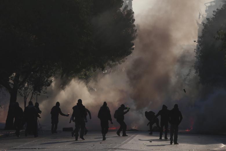 Một nguồn tin cảnh sát cho hay, hơn 20 người biểu tình đã bị bắt giữ trong cuộc biểu tình ngày 6/12.