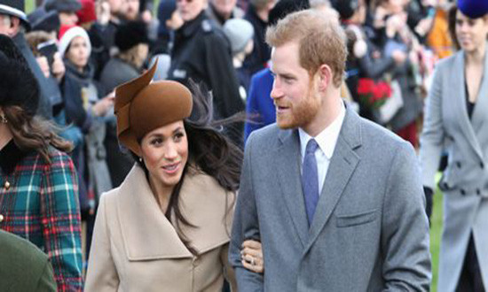 Theo The Sun, trong dịp lễ giáng sinh năm nay, Hoàng tử Harry và vợ, Công nương Meghan Markle, sẽ đi bộ từ Sandringham tới nhà thờ St Mary Magdalene vào ngày 25/12. Ảnh: Cosmopolitan.
