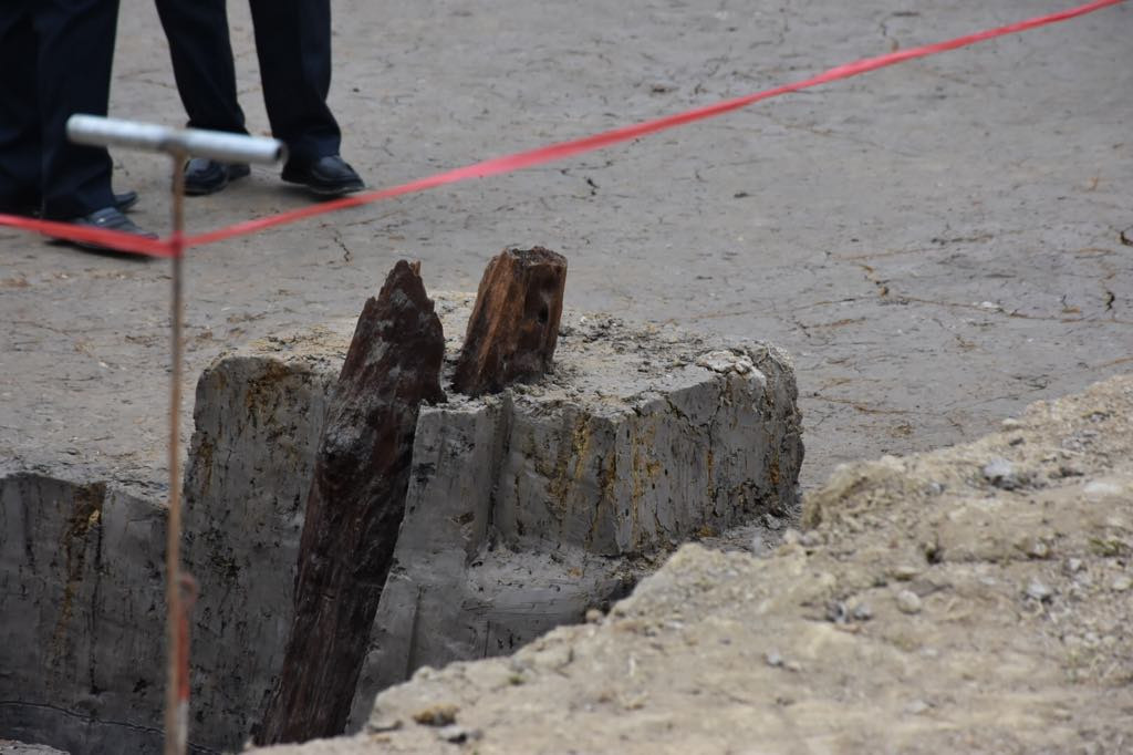 Một trong 27 chiếc cọc được phát hiện tại bãi cọc Cao Quỳ.