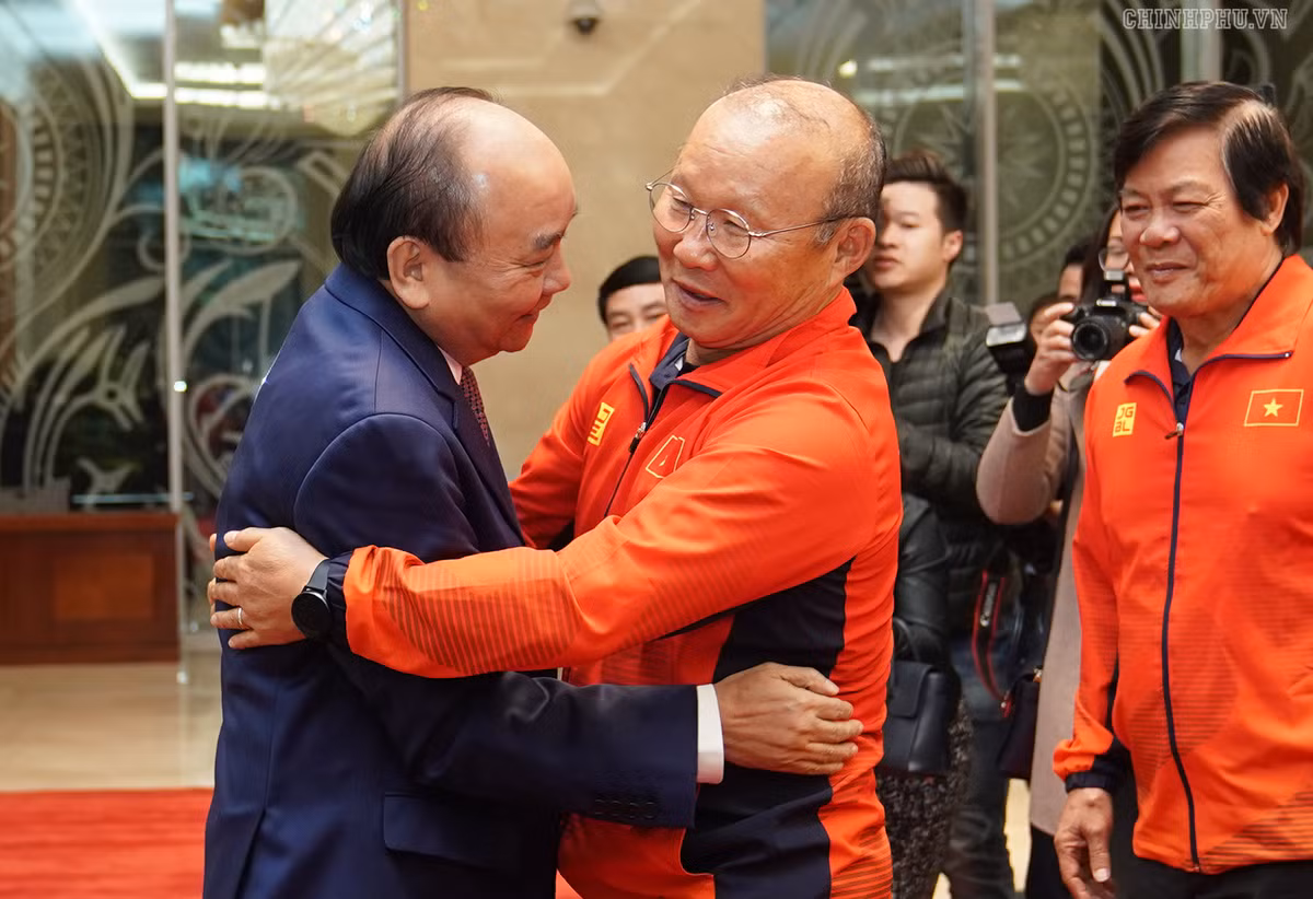 Thu tuong gap 2 doi bong da vo dich SEA Games 30: Rang ro non song dat Viet-Hinh-2