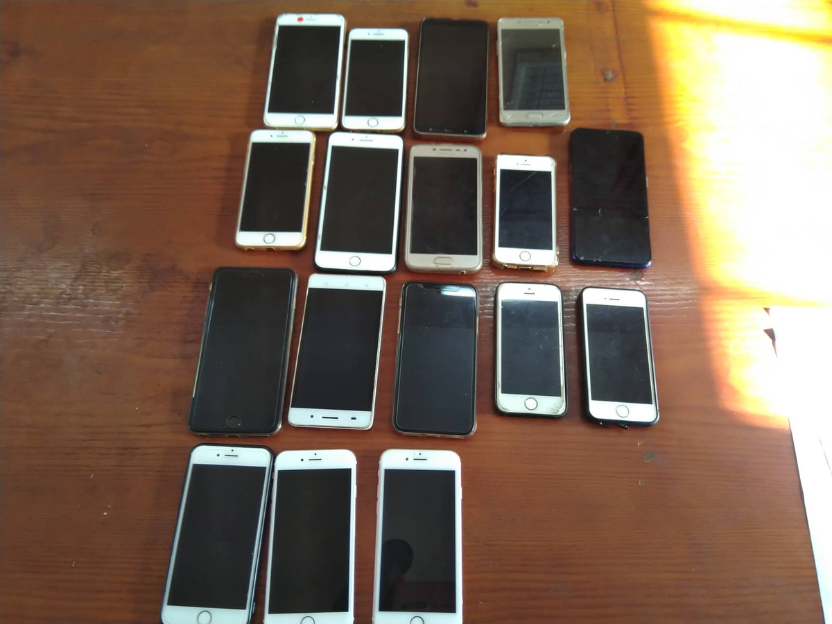 Bat nu quai “moc tui”, trom 18 dien thoai nguoi di choi Noel nhanh nhu chop-Hinh-2