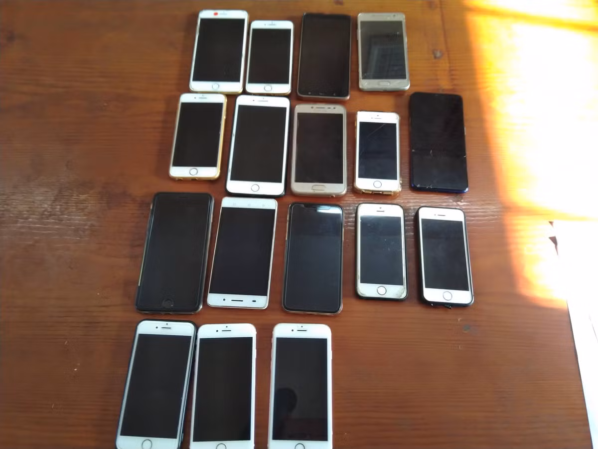 Bat nu quai “moc tui”, trom 18 dien thoai nguoi di choi Noel nhanh nhu chop-Hinh-2