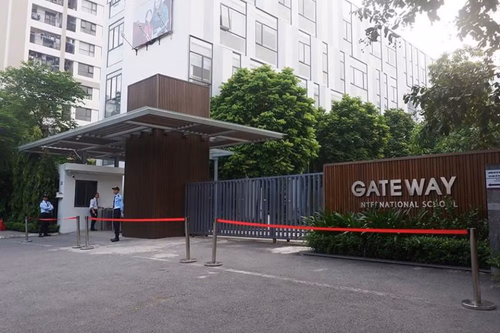 Vu truong Gateway: Ban giam hieu nha truong vo can cai chet cua hoc sinh?