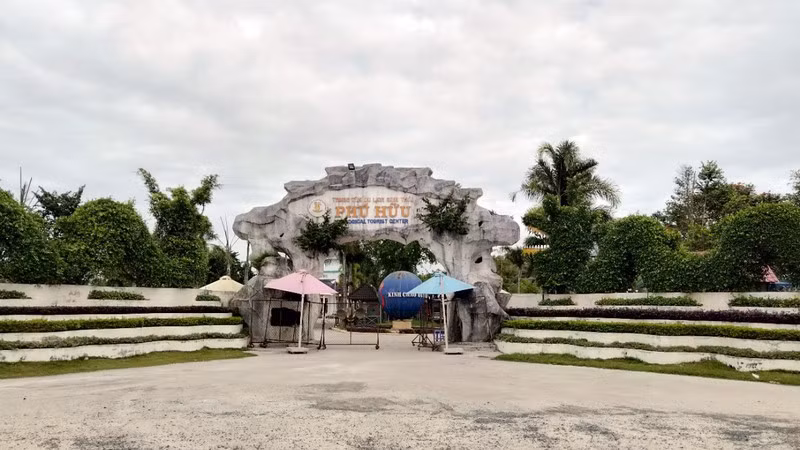 TGD khu du lich sinh thai Phu Huu bi khoi to... lua dao chiem doat tai san the nao?