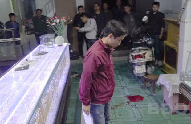 Cuop tiem vang o Binh Dinh roi loan tam than: Xu tu duoc khong?