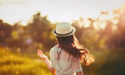 Thực dụng nhận 100 triệu của mẹ người yêu để rời xa anh Thuc dung nhan 100 trieu cua me nguoi yeu de roi xa anh