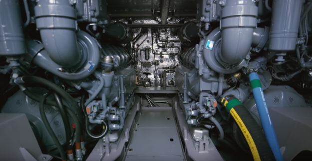 Xuồng được trang bị hai động cơ 780 mã lực, cho phép đạt tốc độ tối đa 42 hải lý/ giờ và tốc độ hành trình tiết kiệm 30 hải lý/ giờ. Tầm hoạt động của BK-16 trong khoảng 400km và có thể hoạt động liên tục 24 giờ.