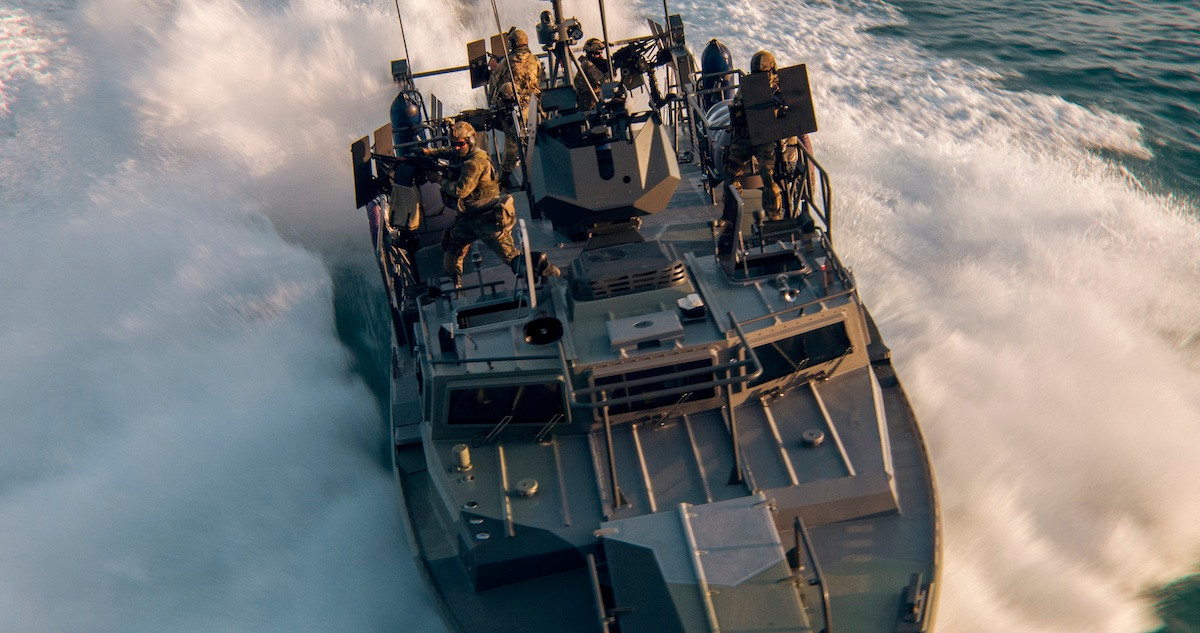 Các tùy chọn vũ khí đi kèm gắn trên trạm có thể gồm súng máy 7,62mm, súng máy hạng nặng 12,7mm, súng phóng lựu tự động AG-17 30mm hoặc súng phóng lựu 40mm. Trạm vũ khí được bọc thép bảo vệ chống lại đạn xuyên giáp 7,62x54mm từ súng bắn tỉa SVD / súng máy PKM theo tiêu chuẩn Cấp III STANAG 4569.