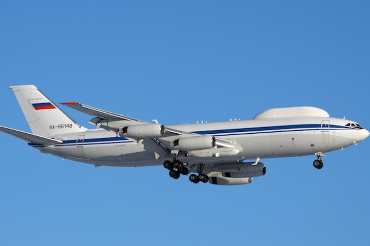 "Bộ Quốc phòng dự kiến thay thế Il-80 bằng Il-96-400M. Điều này sẽ làm tăng đáng kể thời gian thực hiện nhiệm vụ chiến đấu của đài chỉ huy trên không và sẽ tăng phạm vi bao phủ trong vai trò chỉ huy cũng như kiểm soát", nguồn tin nói rõ.