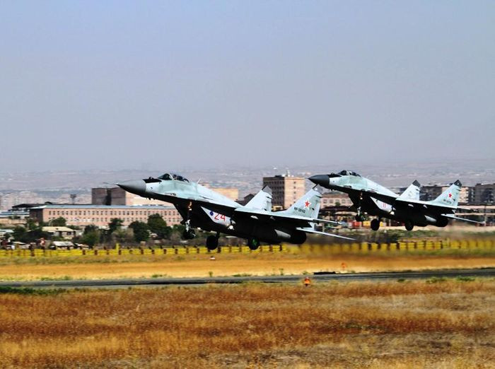 Giới chuyên gia đánh giá việc làm trên chủ yếu là do bản thân cuộc xung đột ở Karabakh đã trở nên rất khó lường, và hiện nay phía Nga đang tính đến khả năng đối đầu trong trường hợp có một cuộc giao tranh mới.