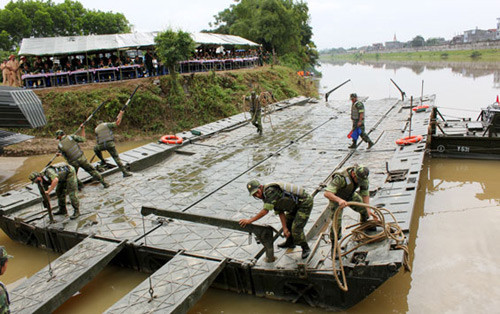 Viet Nam che tao dot phao kieu PMP cho linh cong binh-Hinh-2