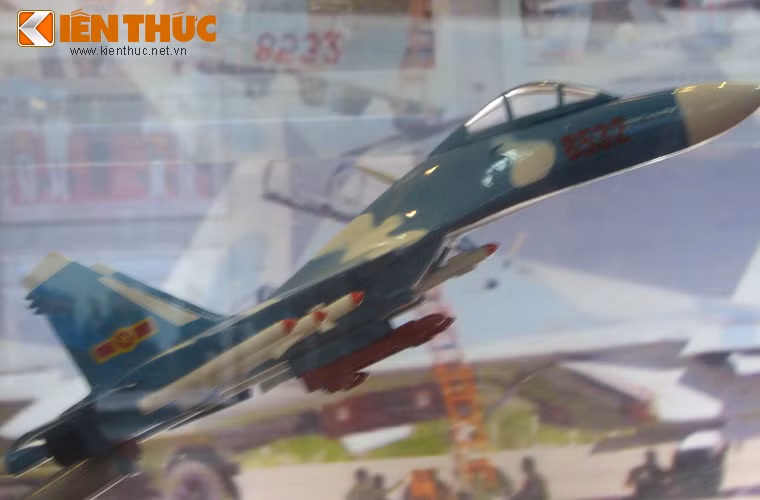 Mô hình máy bay Su-30MK2 của Không quân nhân dân Việt Nam.
