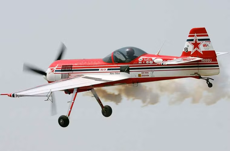 Máy bay nhào lộn Su-31.