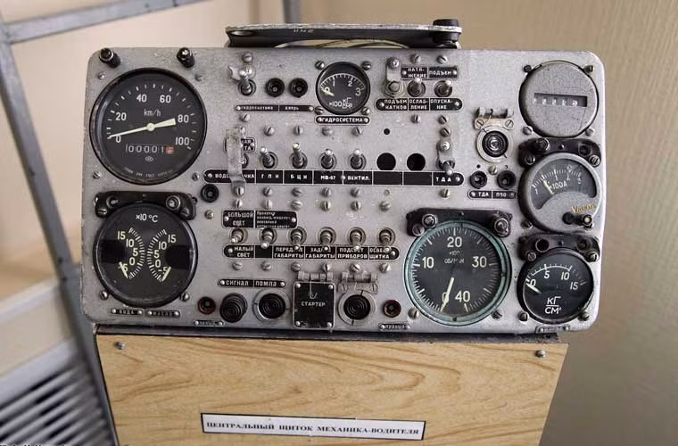 Bảng điều khiển hệ thống lái xe chiến đấu đổ bộ đường không BMD-1/2.