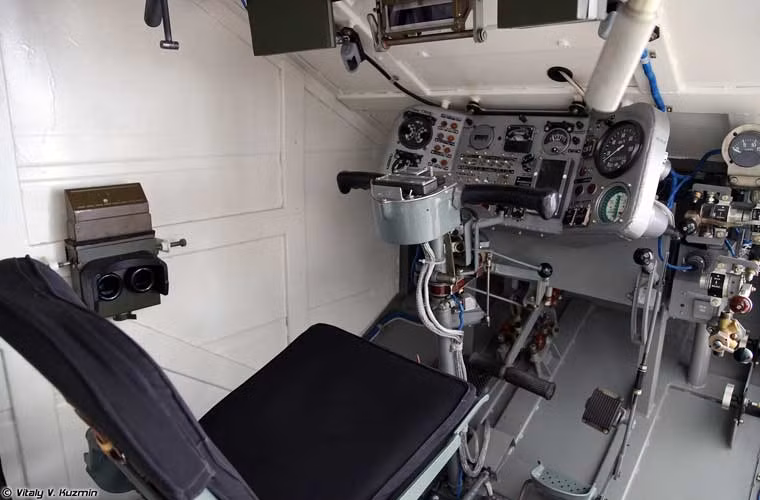 Bên trong thiết bị mô phỏng điều khiển xe chiến đấu đổ bộ đường không BMD-3.