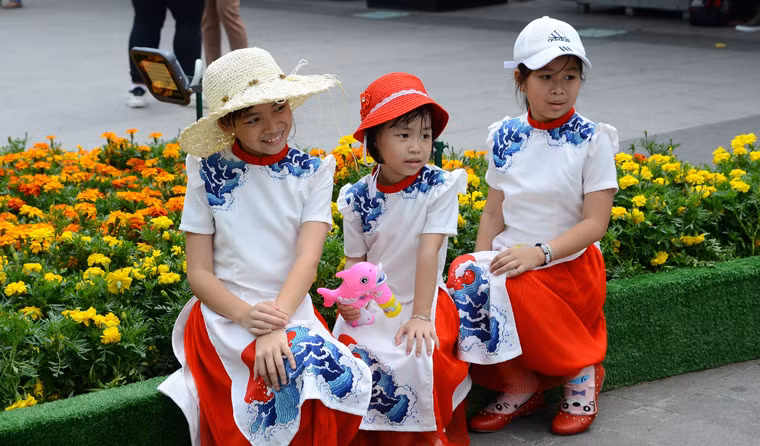 "Bọn con mệt lắm rồi..."