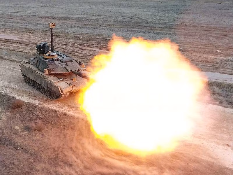 Dự báo các tay súng SDF bị kẹt giữa hai mũi tiến công sẽ tan vỡ hàng ngũ nhanh chóng và buộc phải tháo chạy.