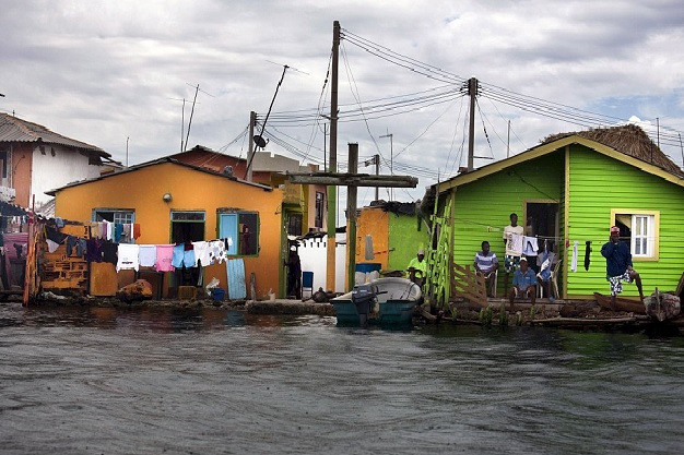 Bật mí cuộc sống ở hòn đảo không có một con muỗi, không nhà cao tầng - Hình 7 Bat mi cuoc song o hon dao khong co mot con muoi, khong nha cao tang-Hinh-7
