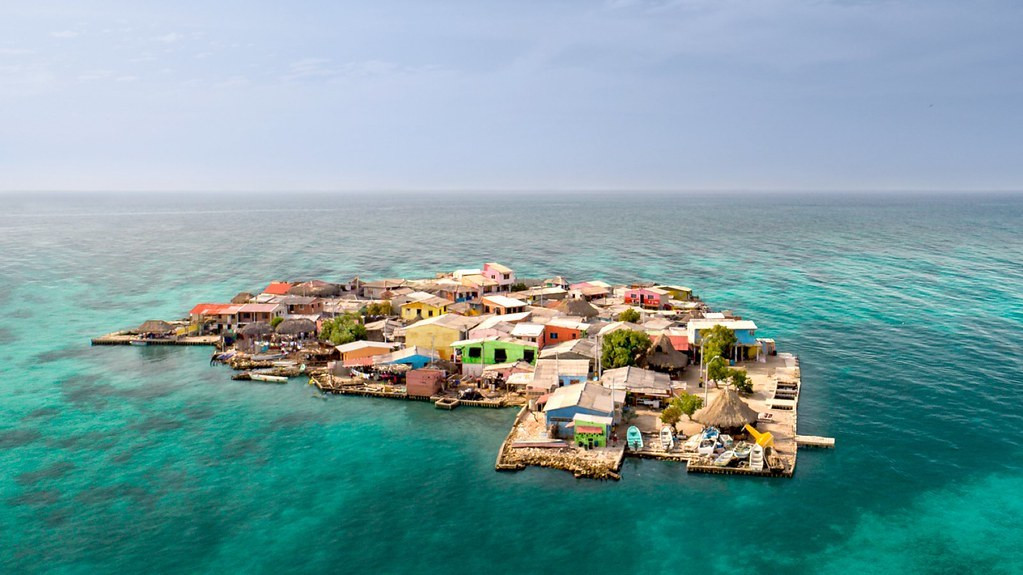 Bật mí cuộc sống ở hòn đảo không có một con muỗi, không nhà cao tầng - Hình 4 Bat mi cuoc song o hon dao khong co mot con muoi, khong nha cao tang-Hinh-4