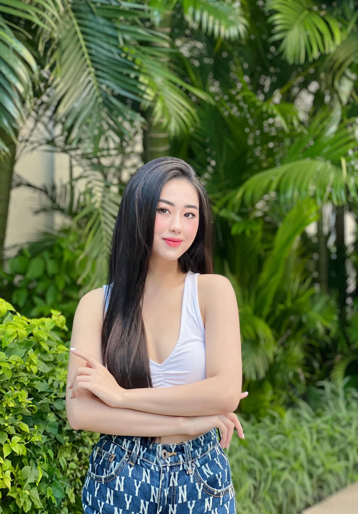 Nữ MC thể thao gây ấn tượng bởi nhan sắc xinh đẹp cùng vóc dáng cân đối, đặc biệt là số đo 3 vòng lý tưởng: 82 - 58 - 91 (cm).