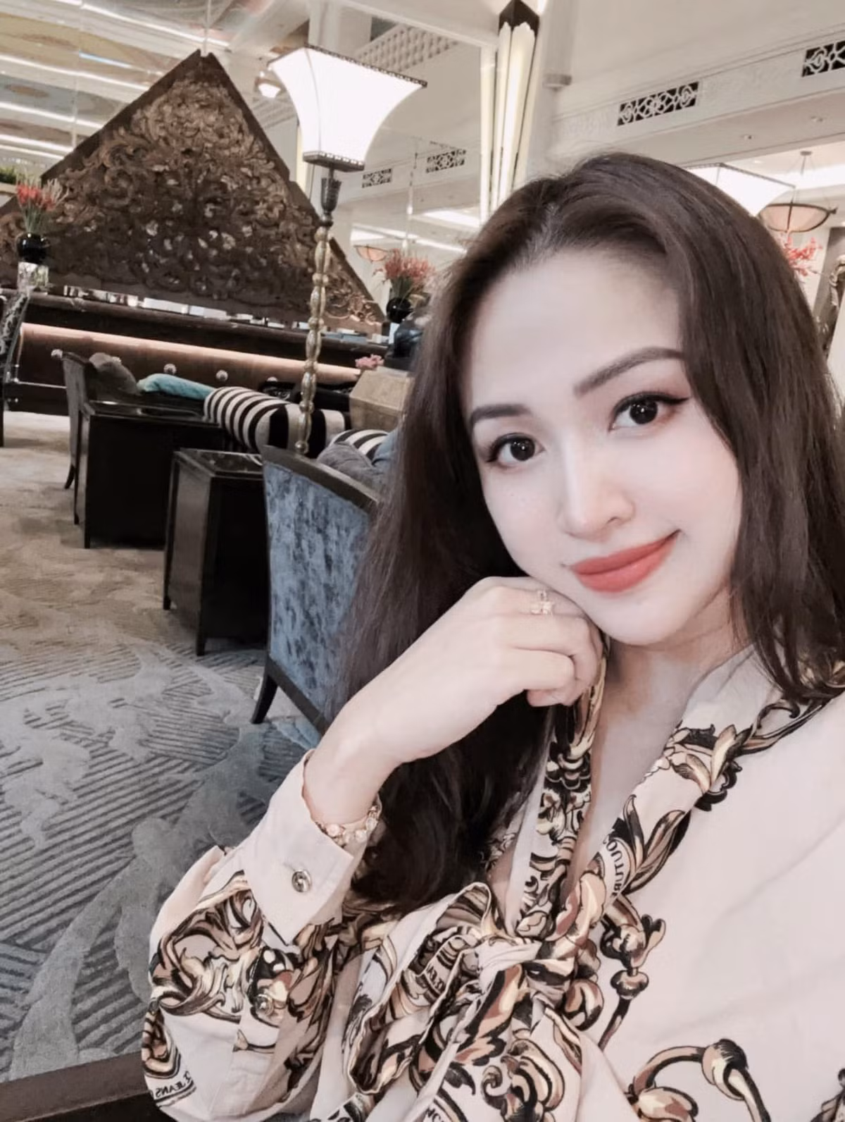 Những bài viết trên trang cá nhân từ phía người đẹp đình đám một thời đều nhanh chóng nhận lương tác mạnh mẽ của cư dân mạng.