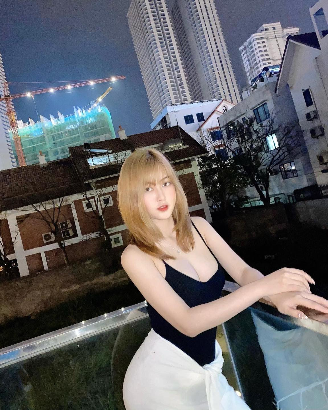 Sở hữu nét đẹp ưa nhìn cùng vóc dáng quyến rũ, Nguyễn Trà My trở thành cái tên thu hút sự chú ý của nhiều người trên mạng xã hội.