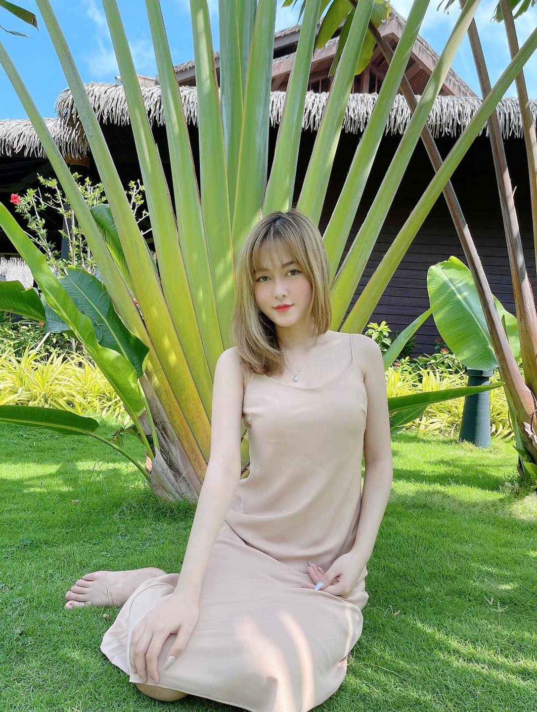 Trà My có hơn 112.000 follow Instagram và gần 56.000 lượt theo dõi Facebook. Mỗi bài đăng đều thu hút hàng nghìn lượt tương tác.