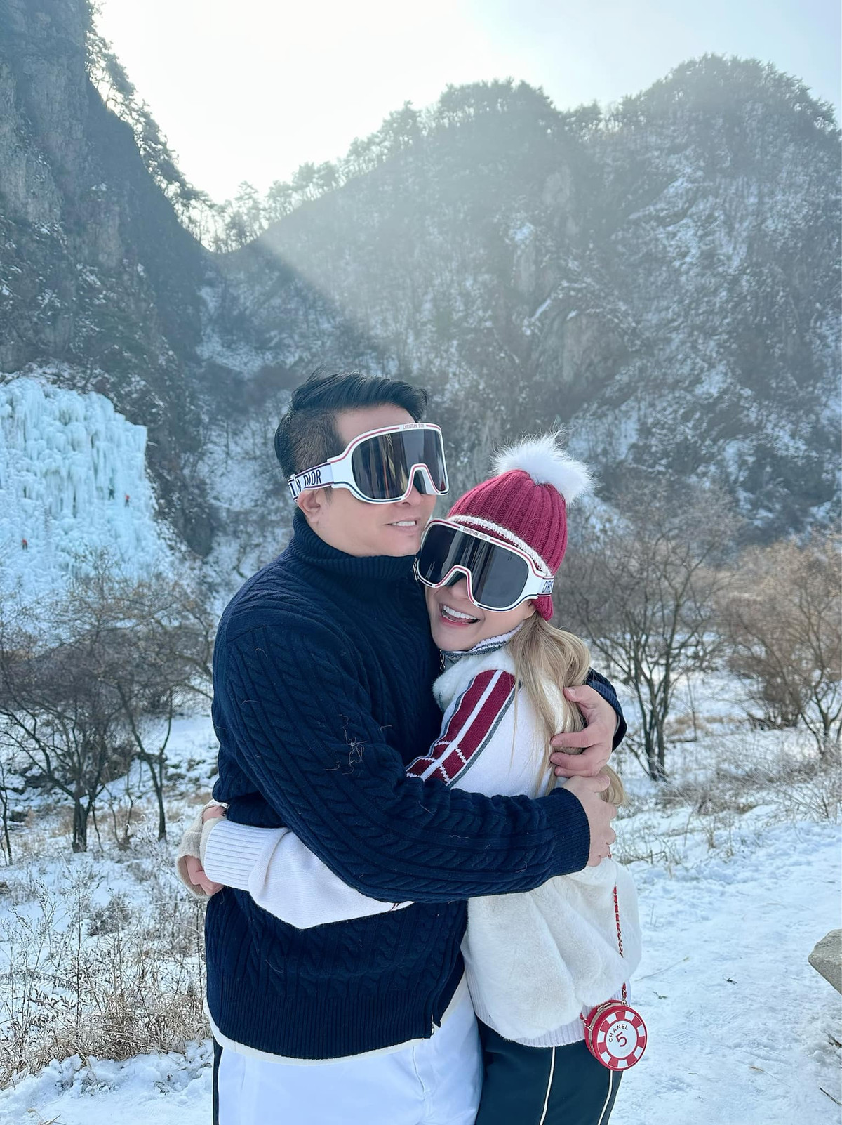 Màn dằn mặt này của Đoàn Di Băng khiến người đọc bật cười vì quá hài. Thậm chí doanh nhân Quốc Vũ còn để lại bình luận cực hài hước: "Ai mà dại thế? Không biết nhà mình có nuôi thú dữ à?".